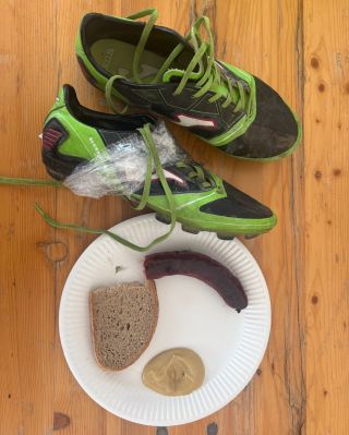 ⚽️ Díky za hru kucíí, prohráno 💪🏻 trošku jsme se provětrali a po zápase jsme si zpravili chuť klobáskou, jak jinak 🤤...