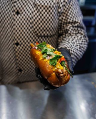 Bobrovy párky 🌭😍 Někdo říká burger, jiný pizza… ale my víme, že bobrovy párky jsou TOP! 🦫 Kam na ně chodíte vy? Hoďte...