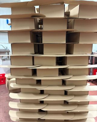 Ani Tonda s Pájou tomu furt nemůžou uvěřit 🫠 Sníh sice letos nenapadl, ale u nás to byla úplná lavina objednávek. Do...