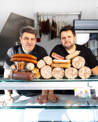 Rok 2025. ✨🦫 Podařilo se nám najít fajné místo, kde můžeme budovat naši pidifirmu. Zažili jsme spoustu kotrmelců i...